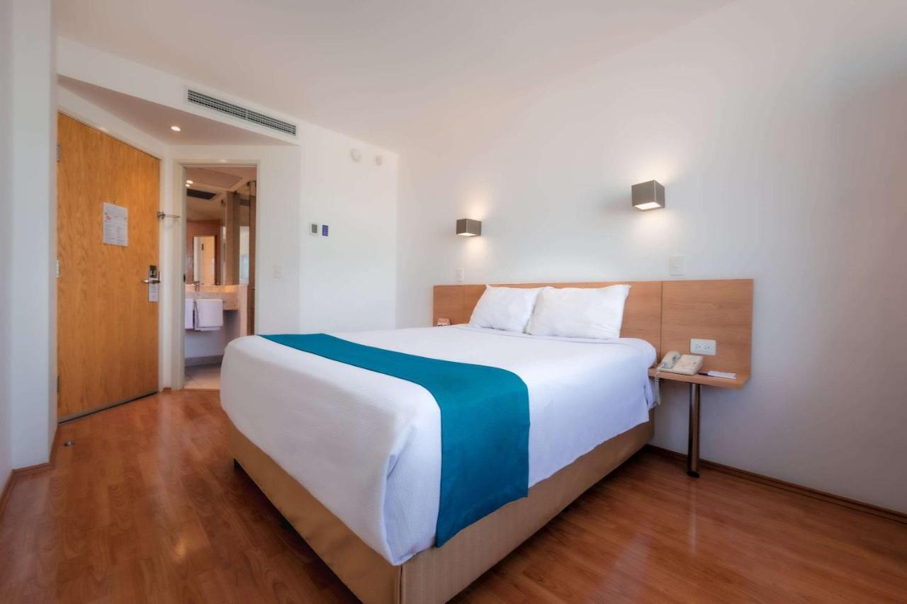 Sleep Inn Leon Antares エクステリア 写真