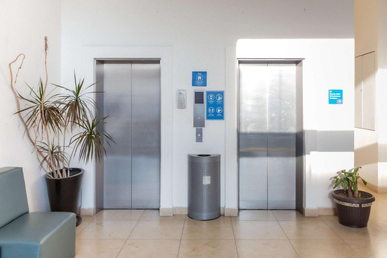 Sleep Inn Leon Antares エクステリア 写真